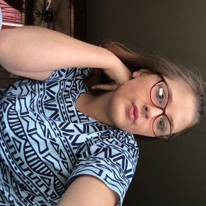 Meet your Posher, Alexis